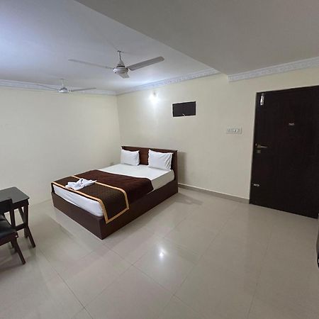 K V Suites Kochi Exterior photo
