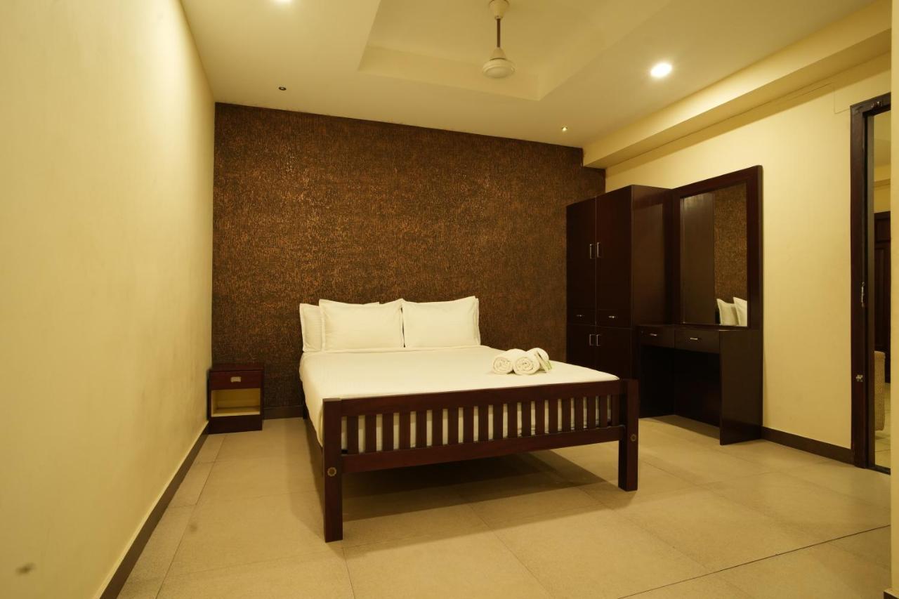K V Suites Kochi Exterior photo