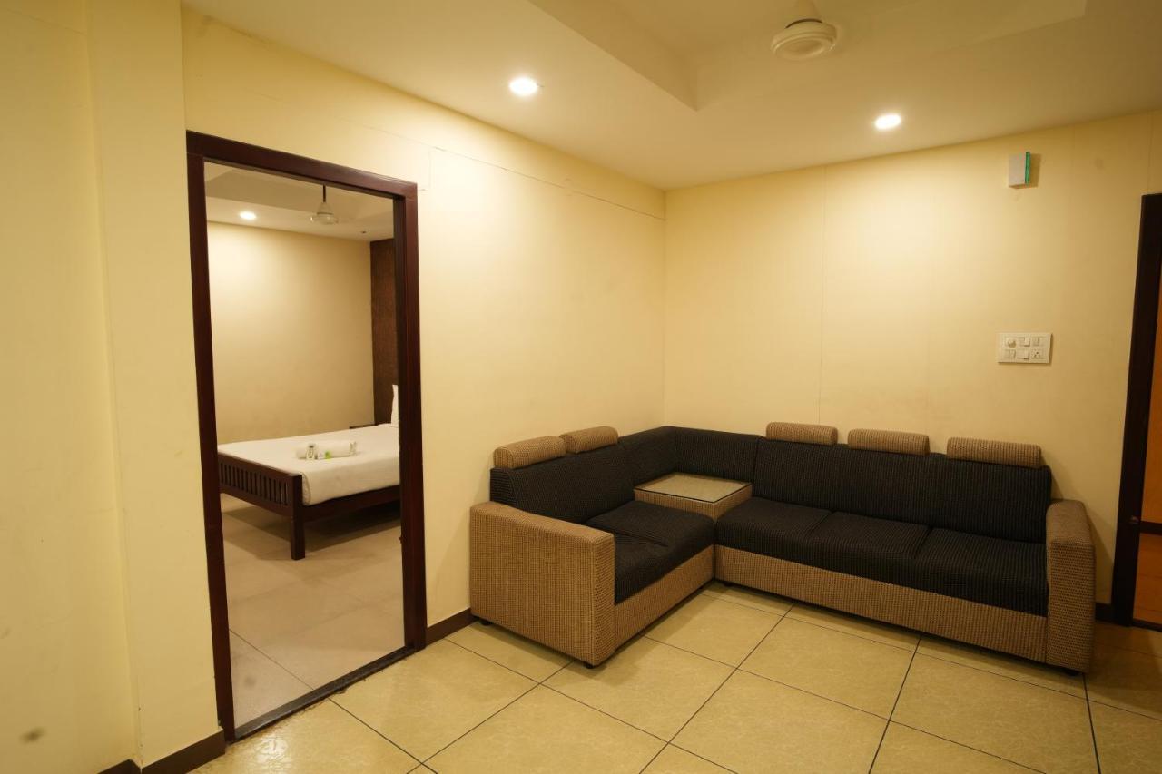 K V Suites Kochi Exterior photo