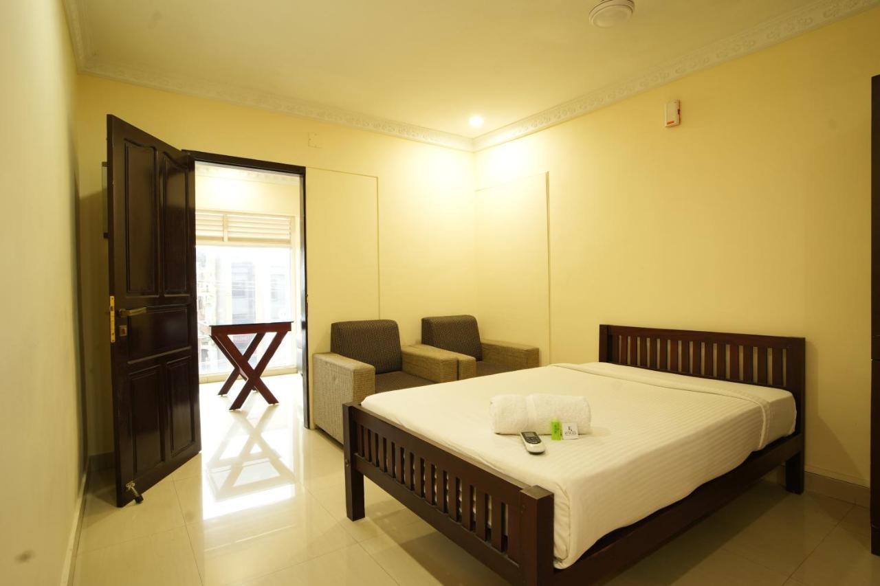 K V Suites Kochi Exterior photo