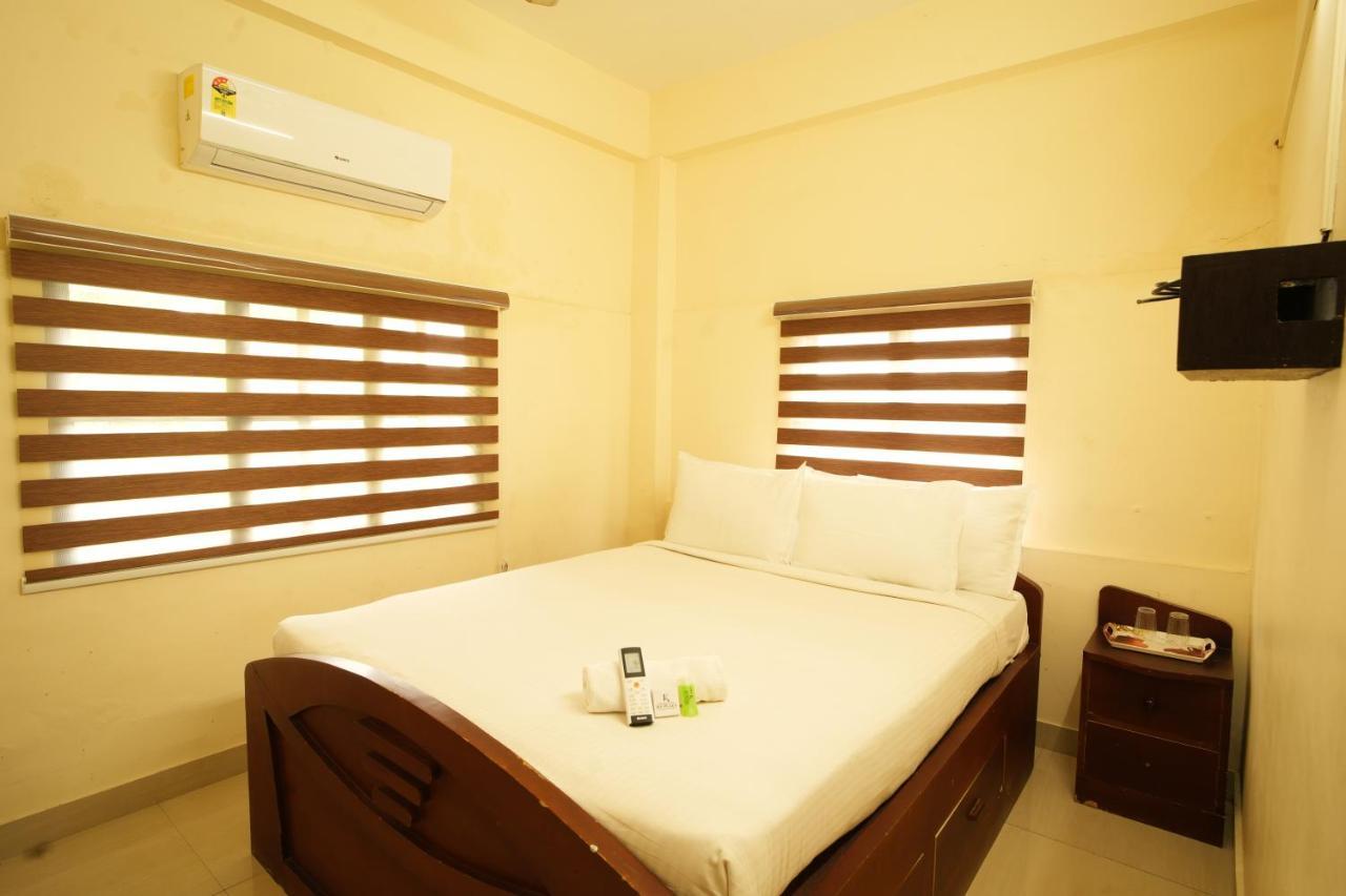 K V Suites Kochi Exterior photo