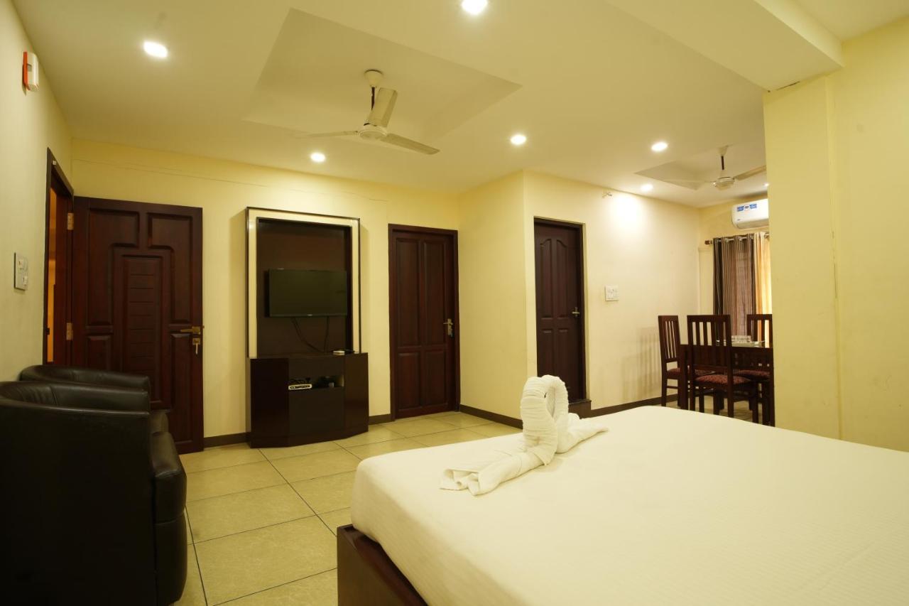 K V Suites Kochi Exterior photo