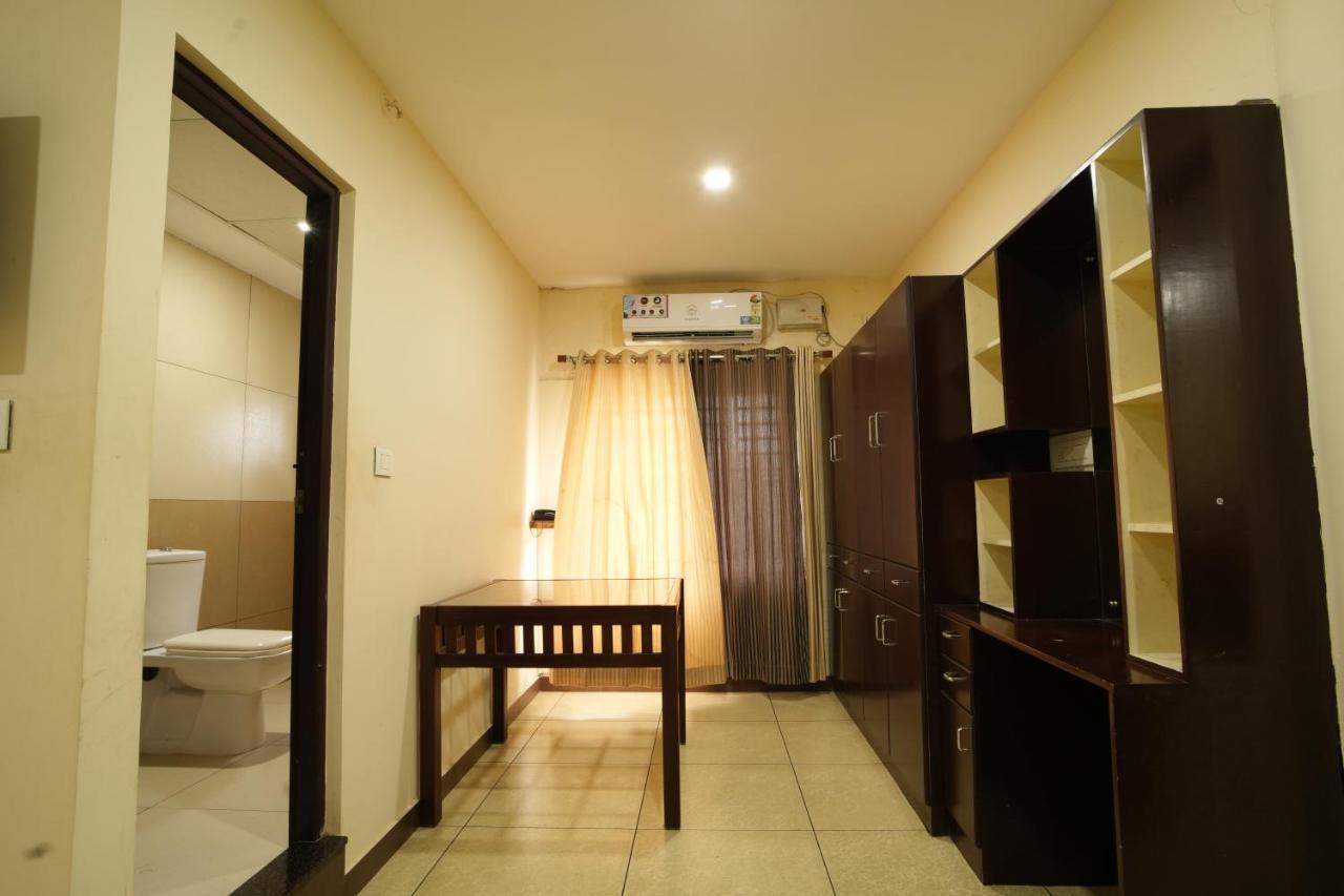 K V Suites Kochi Exterior photo