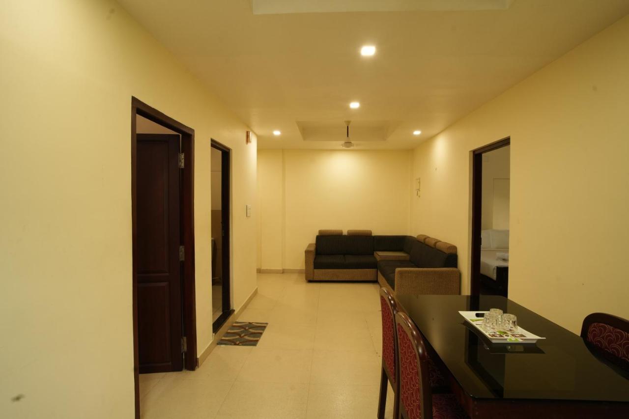 K V Suites Kochi Exterior photo
