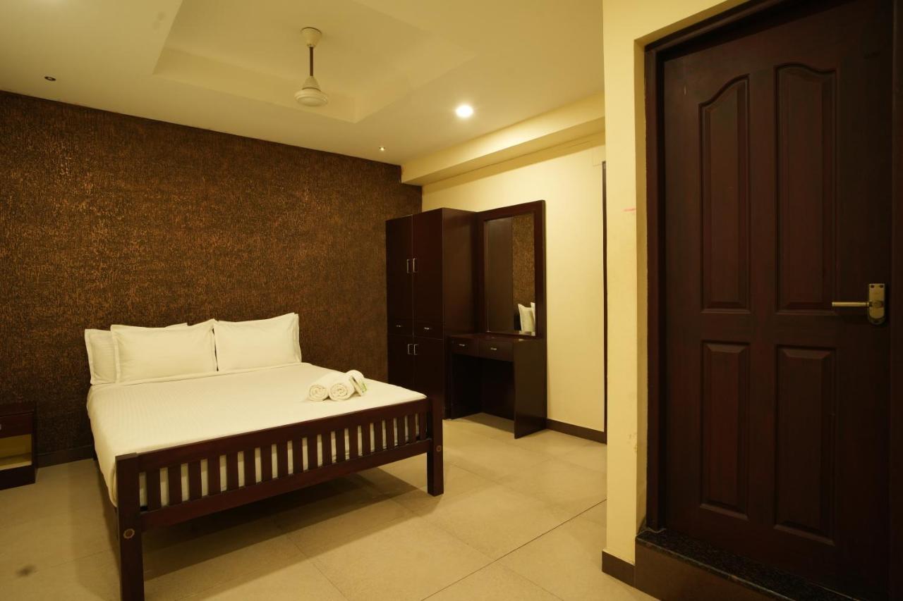 K V Suites Kochi Exterior photo