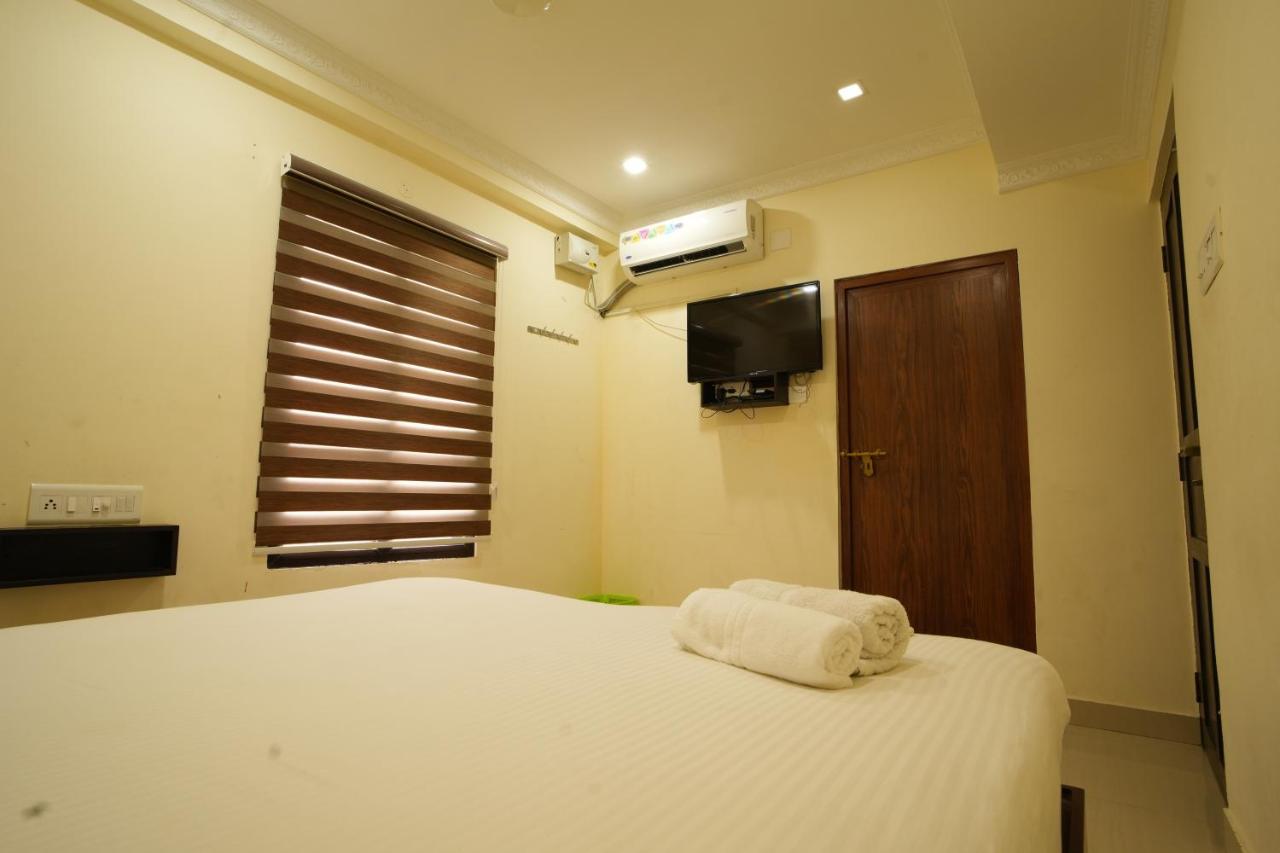 K V Suites Kochi Exterior photo