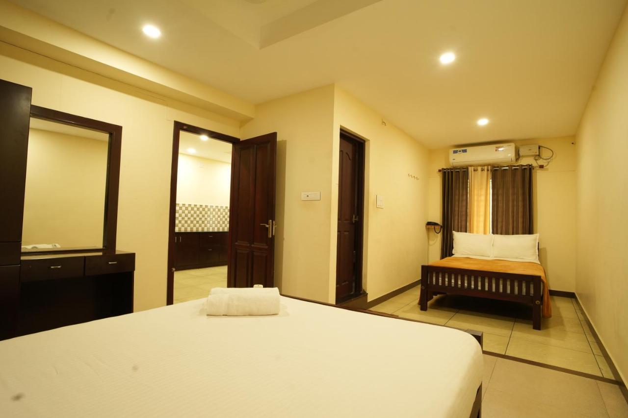 K V Suites Kochi Exterior photo