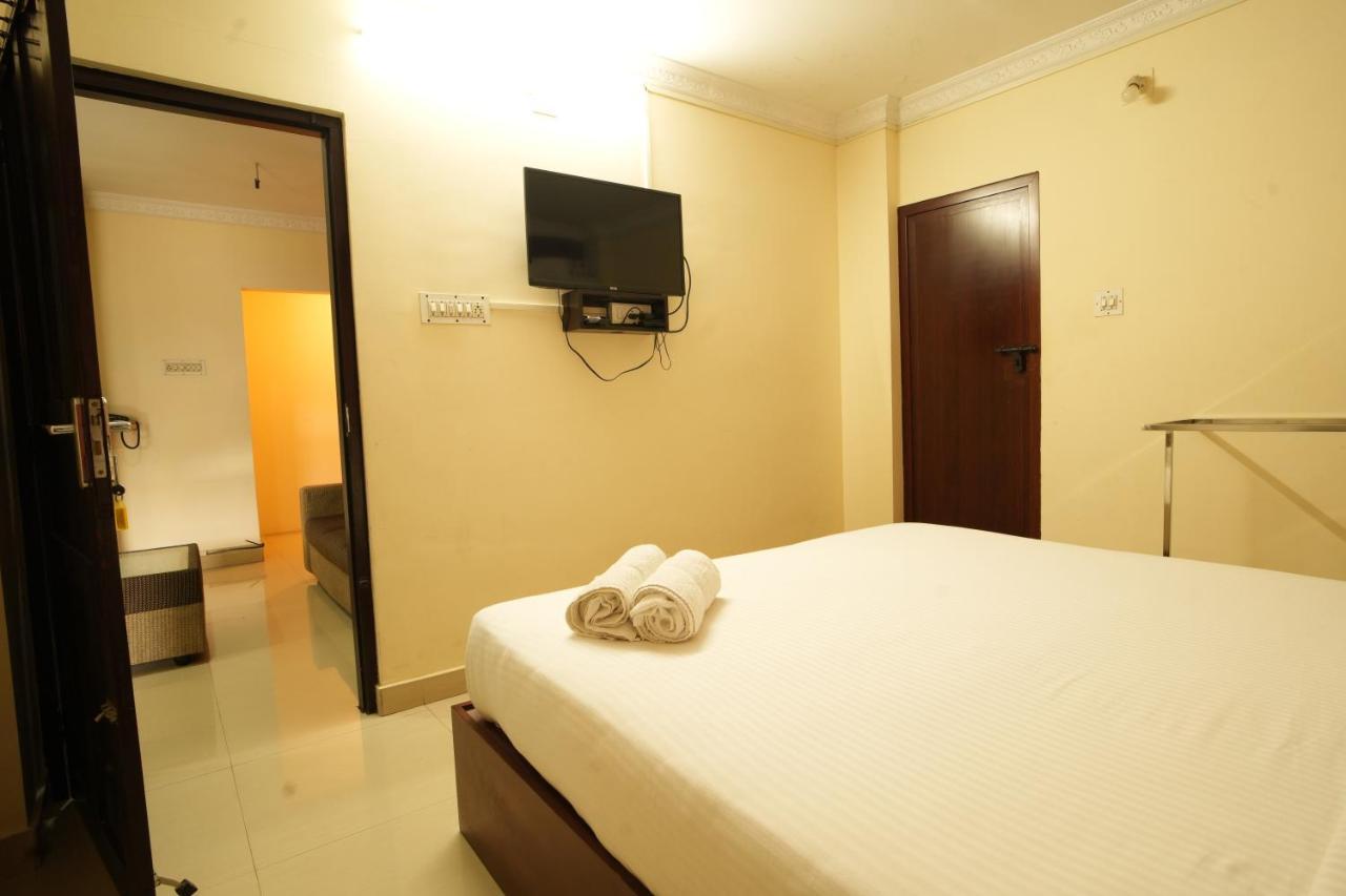 K V Suites Kochi Exterior photo