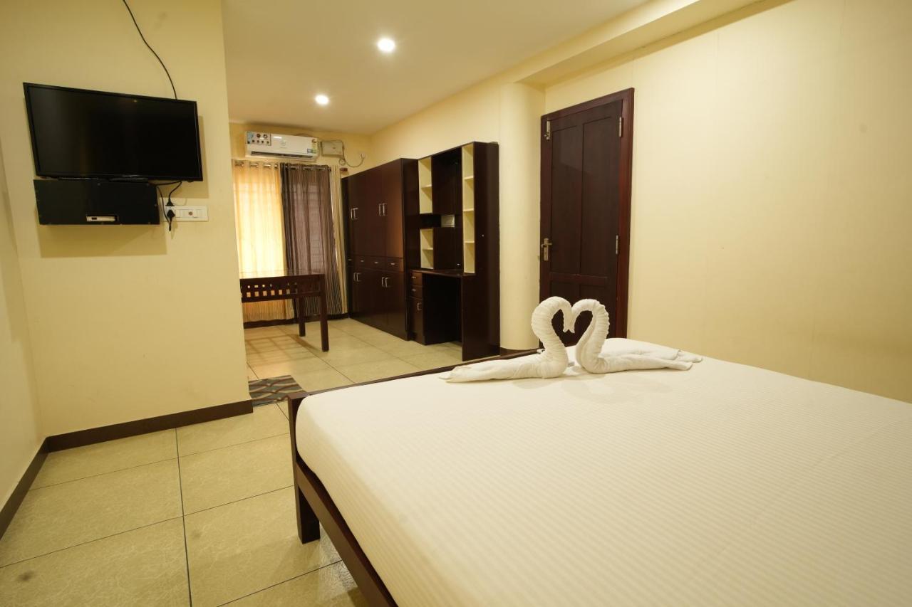 K V Suites Kochi Exterior photo
