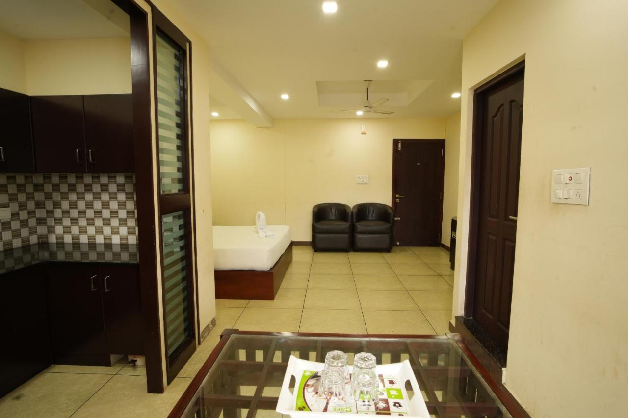 K V Suites Kochi Exterior photo