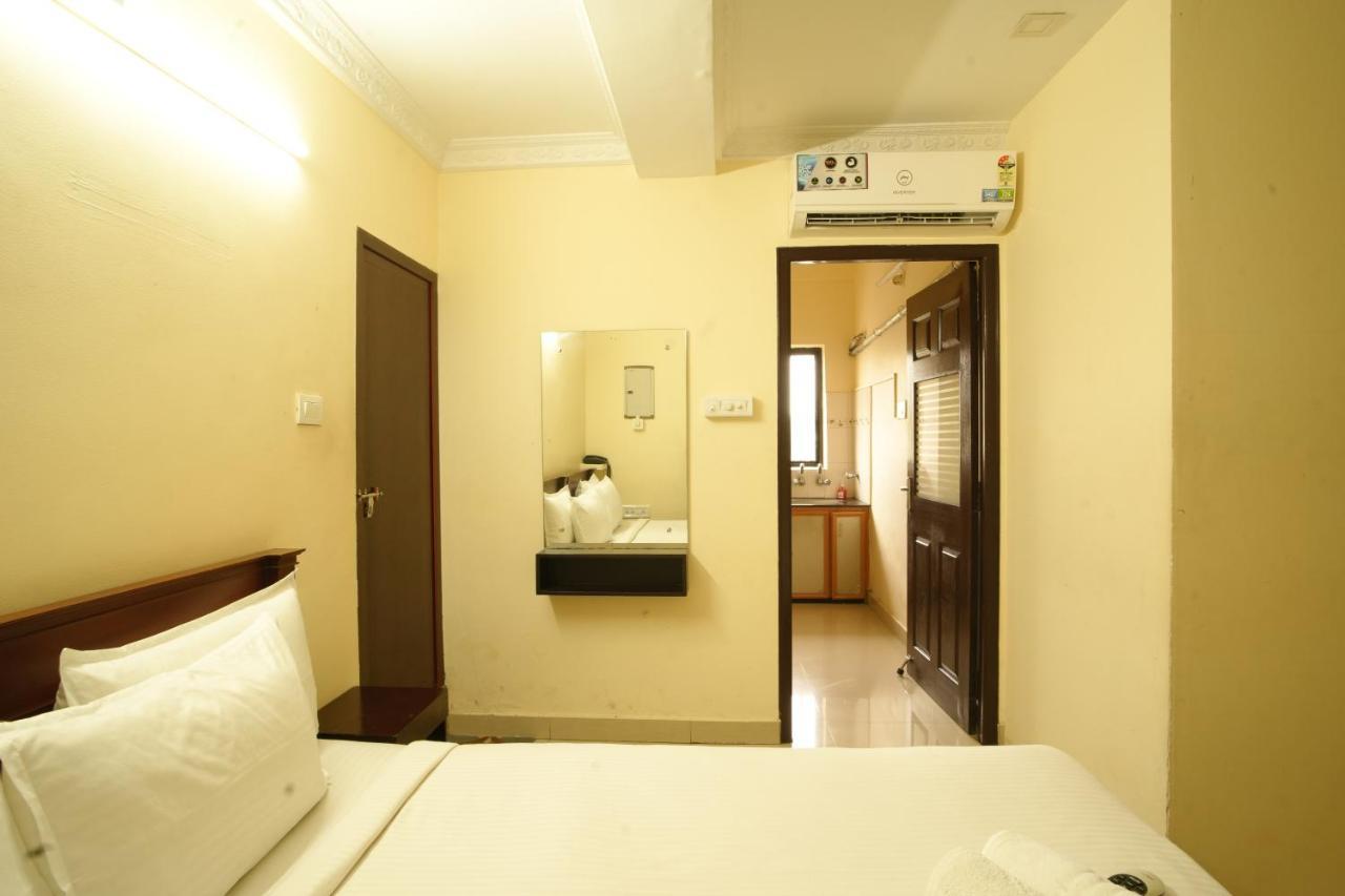 K V Suites Kochi Exterior photo