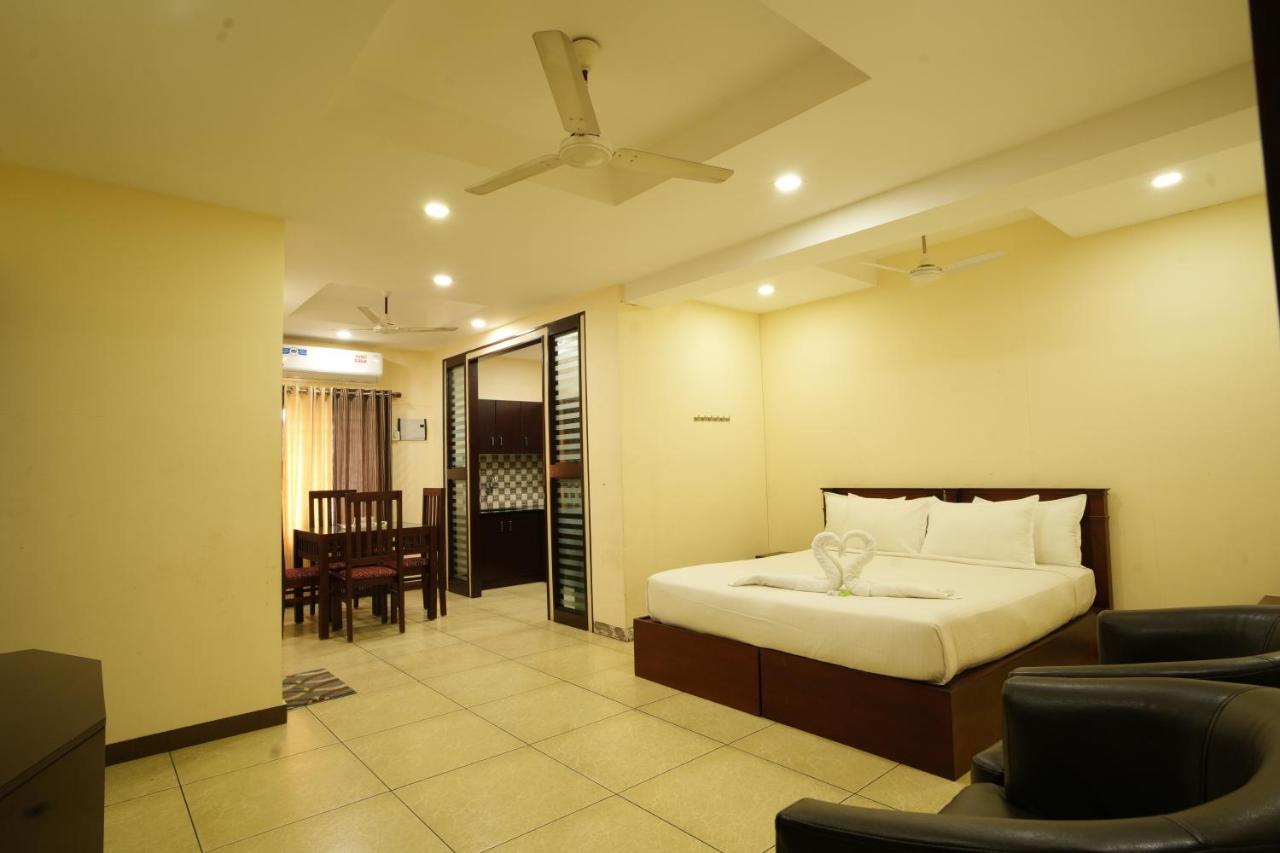 K V Suites Kochi Exterior photo