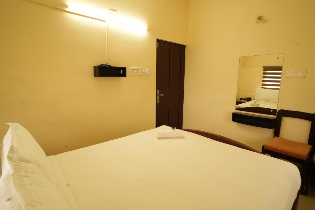 K V Suites Kochi Exterior photo