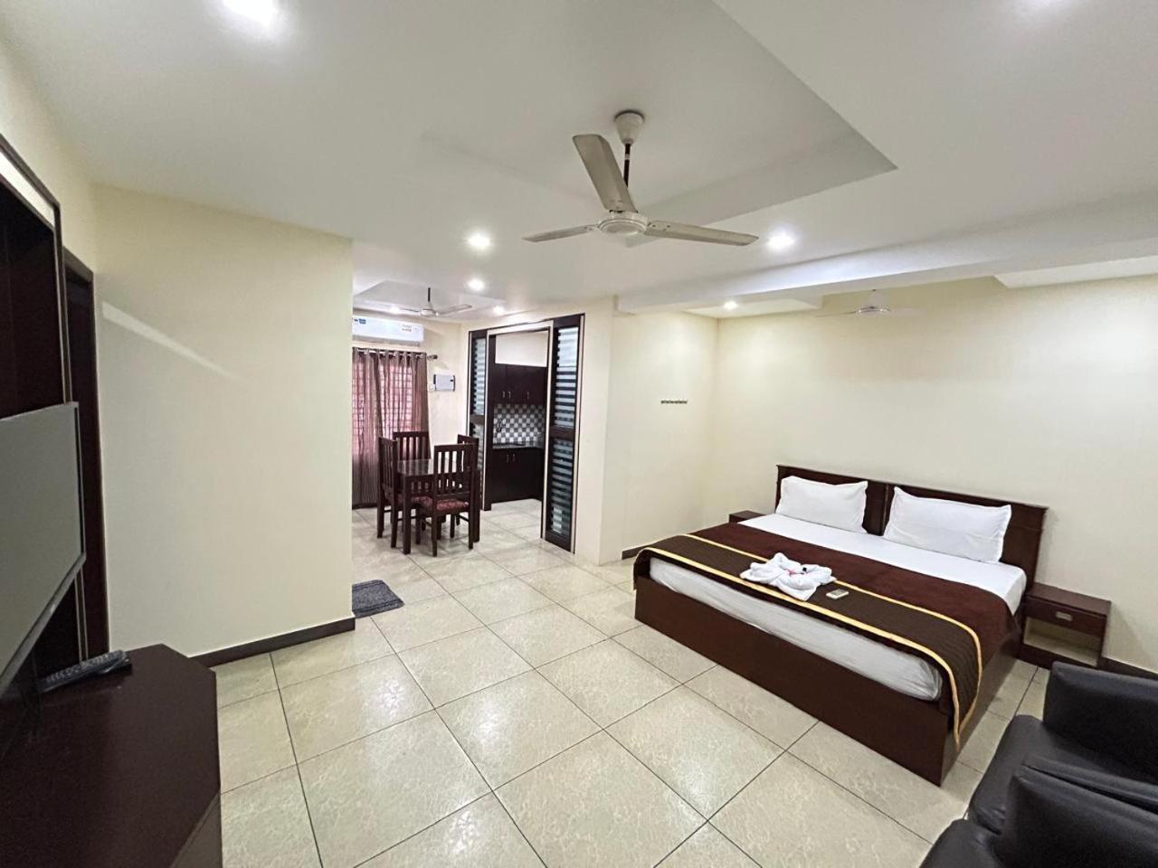 K V Suites Kochi Exterior photo